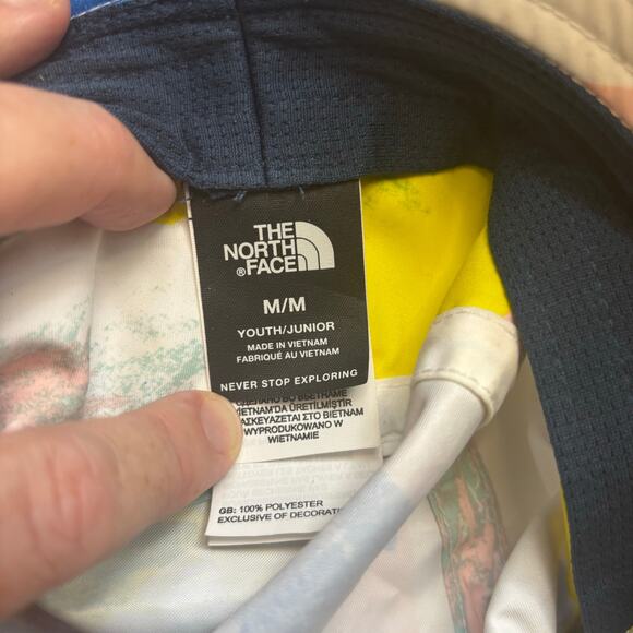 The North Face Colorblock Print Youth 
Bucket Hat – Unisex – Adjustable Fit - Picture 2 of 3